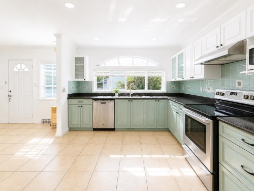 5809 Selkirk Street, Vancouver, BC - Indoor Photo Showing Kitchen
