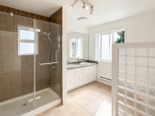 5809 Selkirk Street, Vancouver, BC - Indoor Photo Showing Bathroom