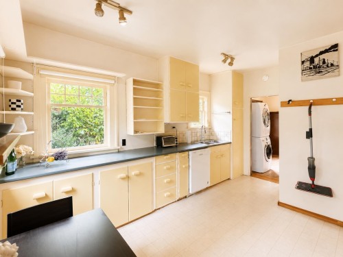 4117 11Th Avenue W, Vancouver, BC - Indoor Photo Showing Kitchen