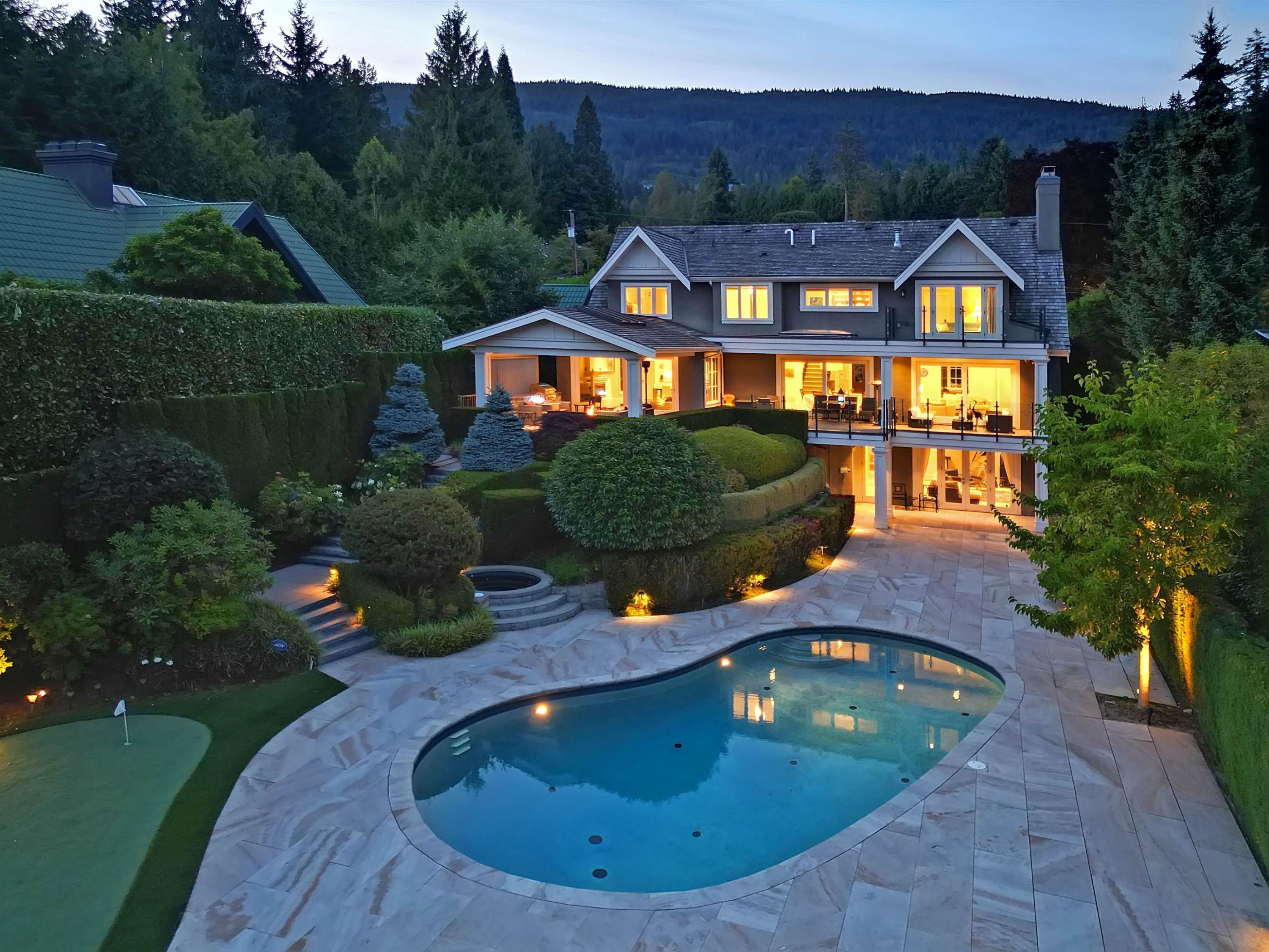 2920 Mathers Avenue, West Vancouver, BC - Outdoor With In Ground Pool
