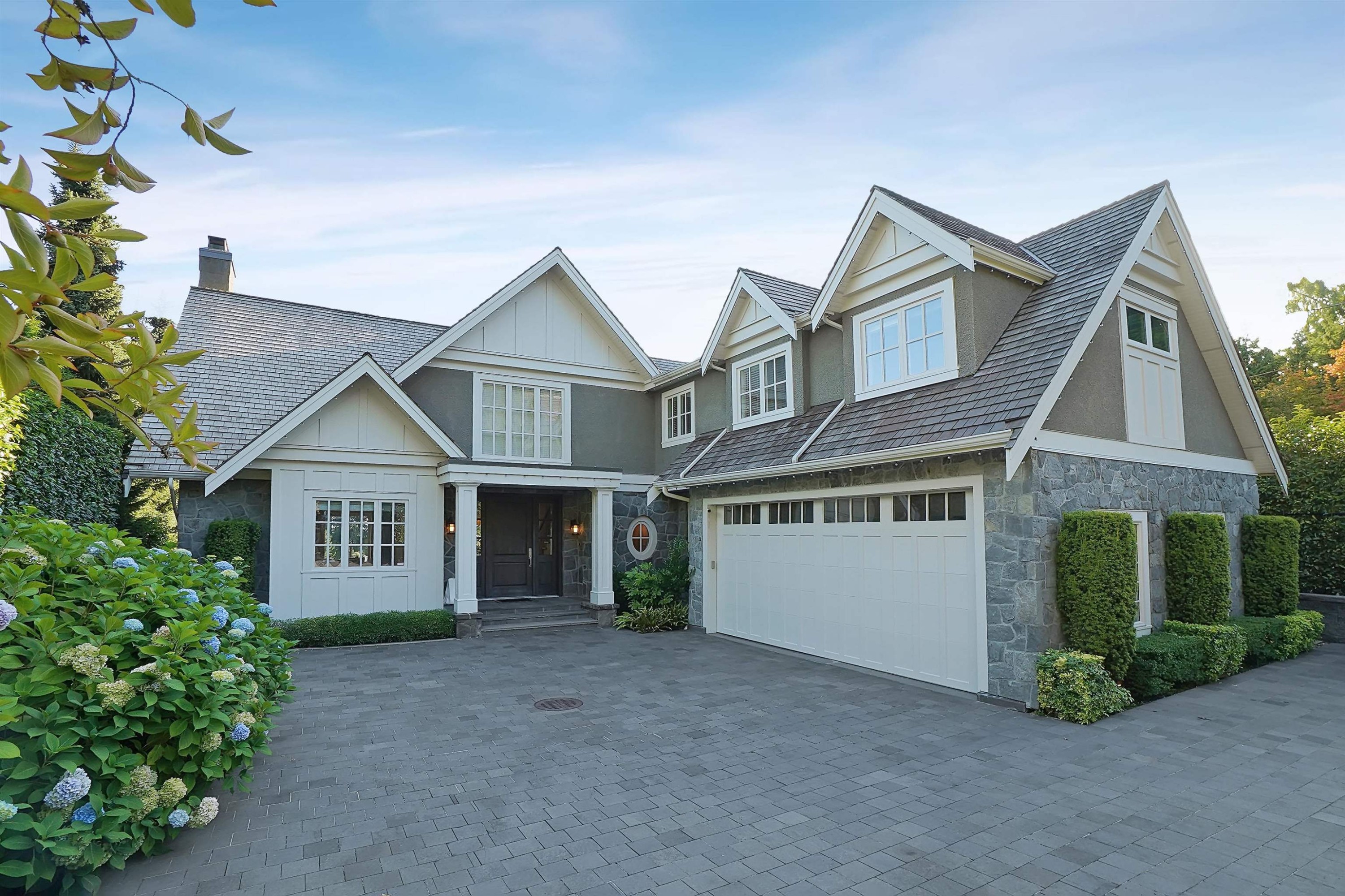 2920 Mathers Avenue, West Vancouver, BC - Outdoor With Facade
