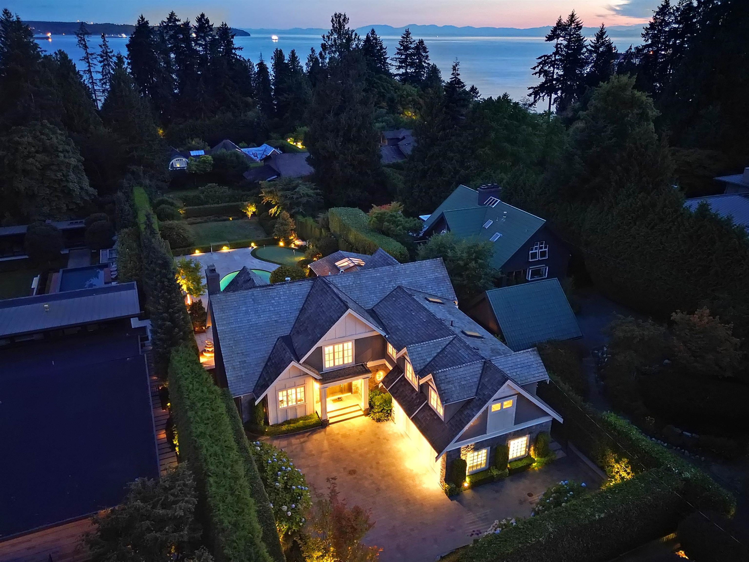 2920 Mathers Avenue, West Vancouver, BC - Outdoor With View