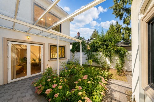 6576 Yew Street, Vancouver, BC - Outdoor
