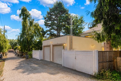 6576 Yew Street, Vancouver, BC - Outdoor