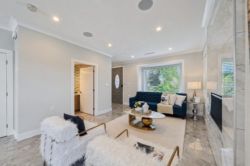 6576 Yew Street, Vancouver, BC - Indoor Photo Showing Living Room