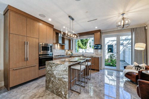6576 Yew Street, Vancouver, BC - Indoor Photo Showing Kitchen With Upgraded Kitchen