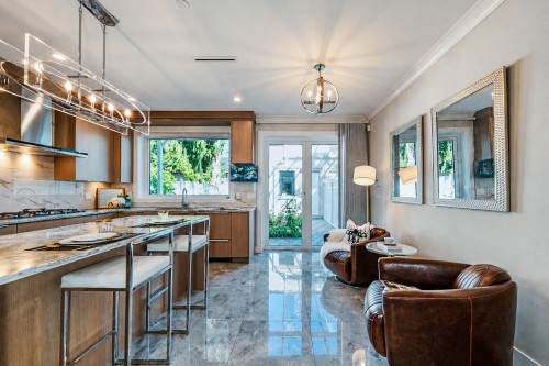6576 Yew Street, Vancouver, BC - Indoor