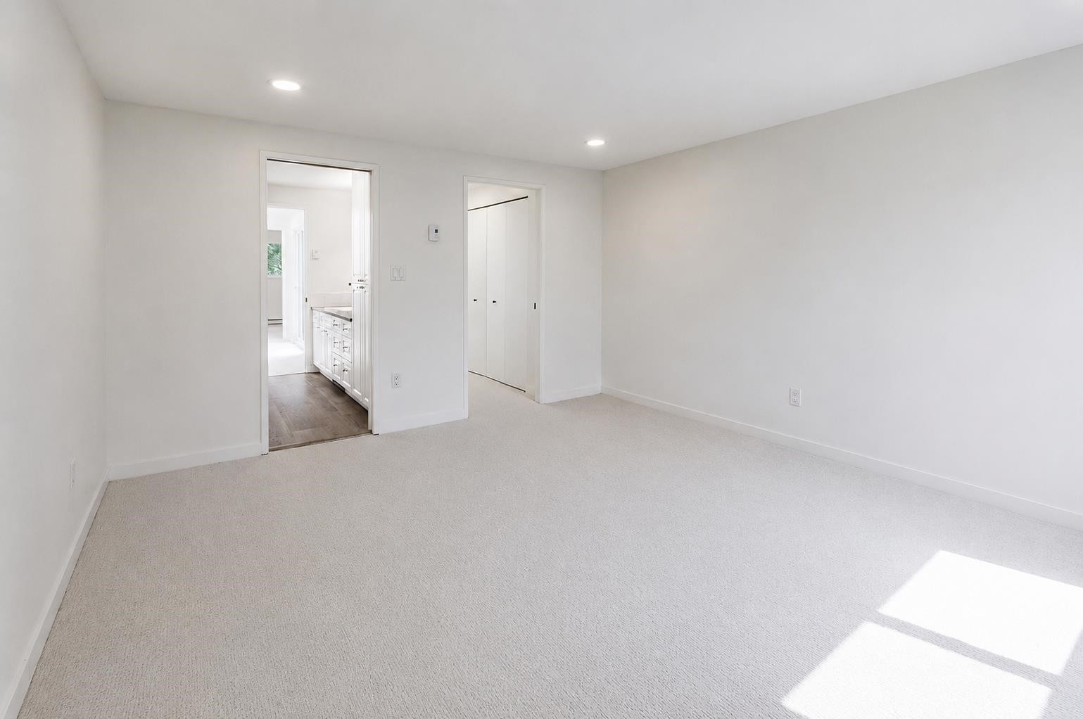 962 11Th Avenue E, Vancouver, BC - Indoor Photo Showing Other Room