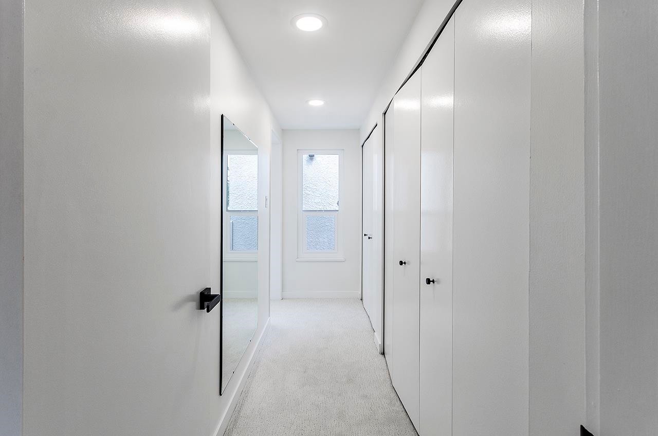 962 11Th Avenue E, Vancouver, BC - Indoor Photo Showing Other Room