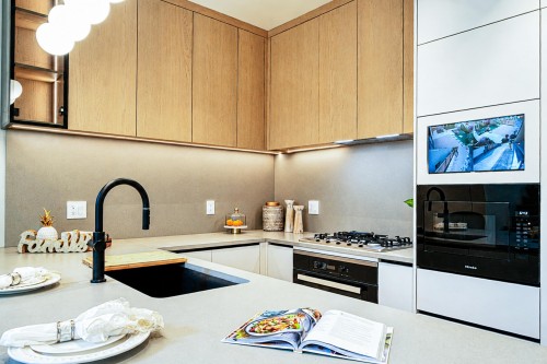 1-3836 21St Avenue W, Vancouver, BC - Indoor Photo Showing Kitchen