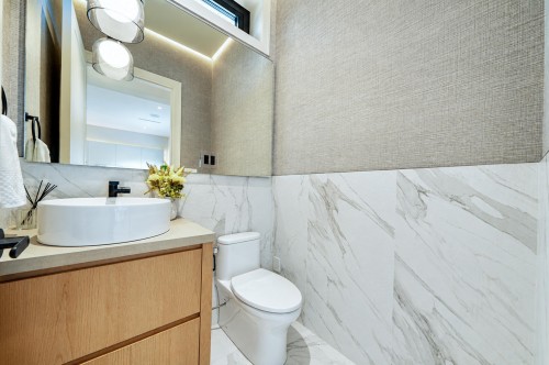 1-3836 21St Avenue W, Vancouver, BC - Indoor Photo Showing Bathroom