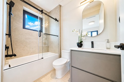 1-3836 21St Avenue W, Vancouver, BC - Indoor Photo Showing Bathroom