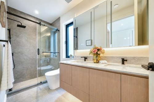 1-3836 21St Avenue W, Vancouver, BC - Indoor Photo Showing Bathroom