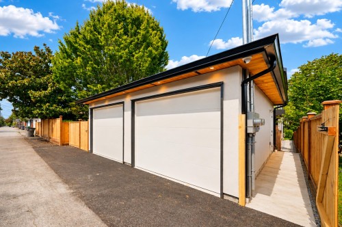 1-3836 21St Avenue W, Vancouver, BC - Outdoor