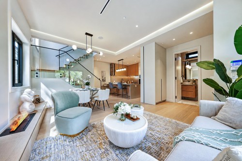 1-3836 21St Avenue W, Vancouver, BC - Indoor Photo Showing Living Room