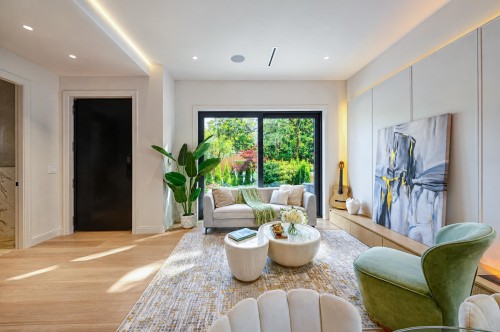 1-3836 21St Avenue W, Vancouver, BC - Indoor Photo Showing Living Room
