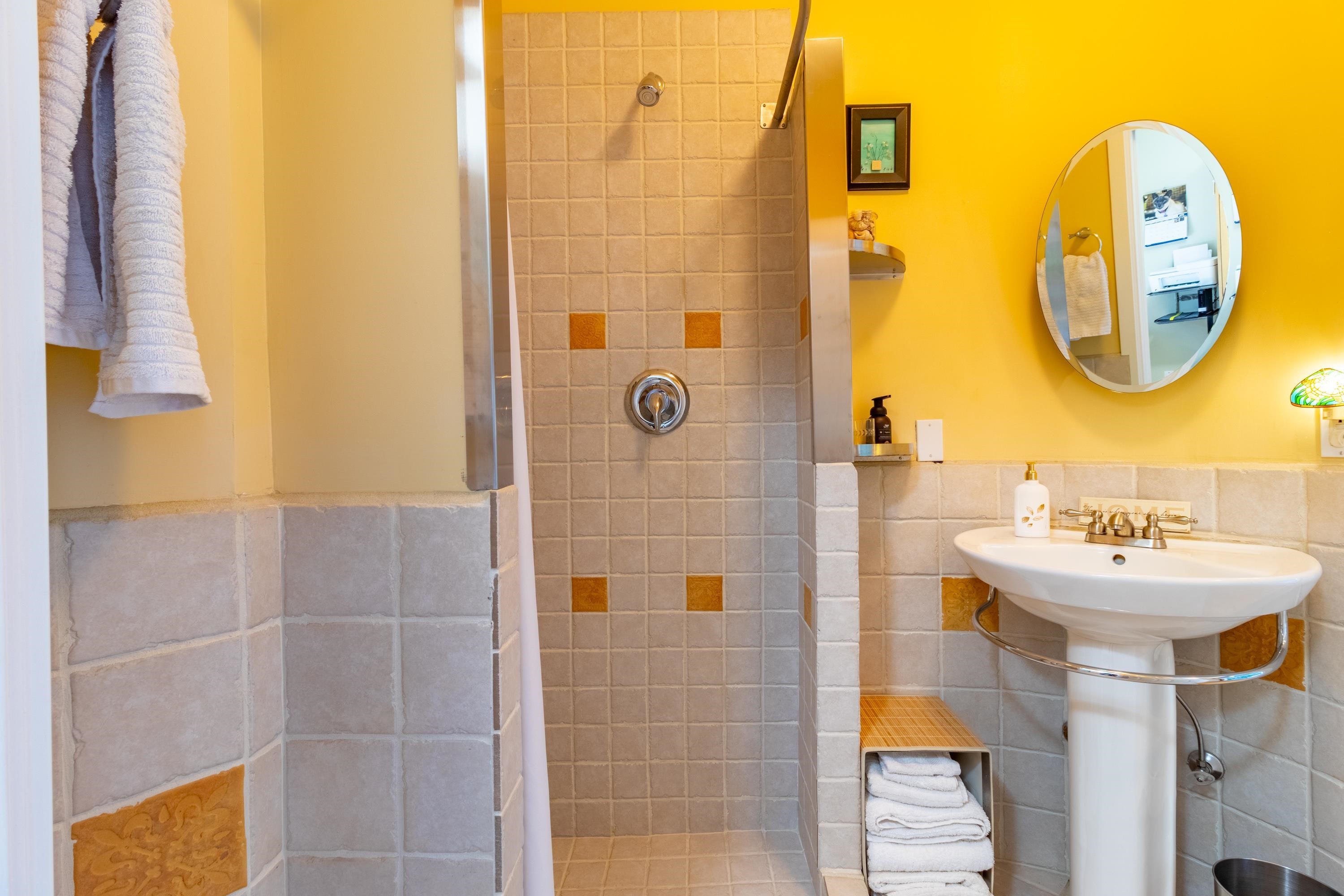 1602 Chart Drive, Pender Island, BC - Indoor Photo Showing Bathroom