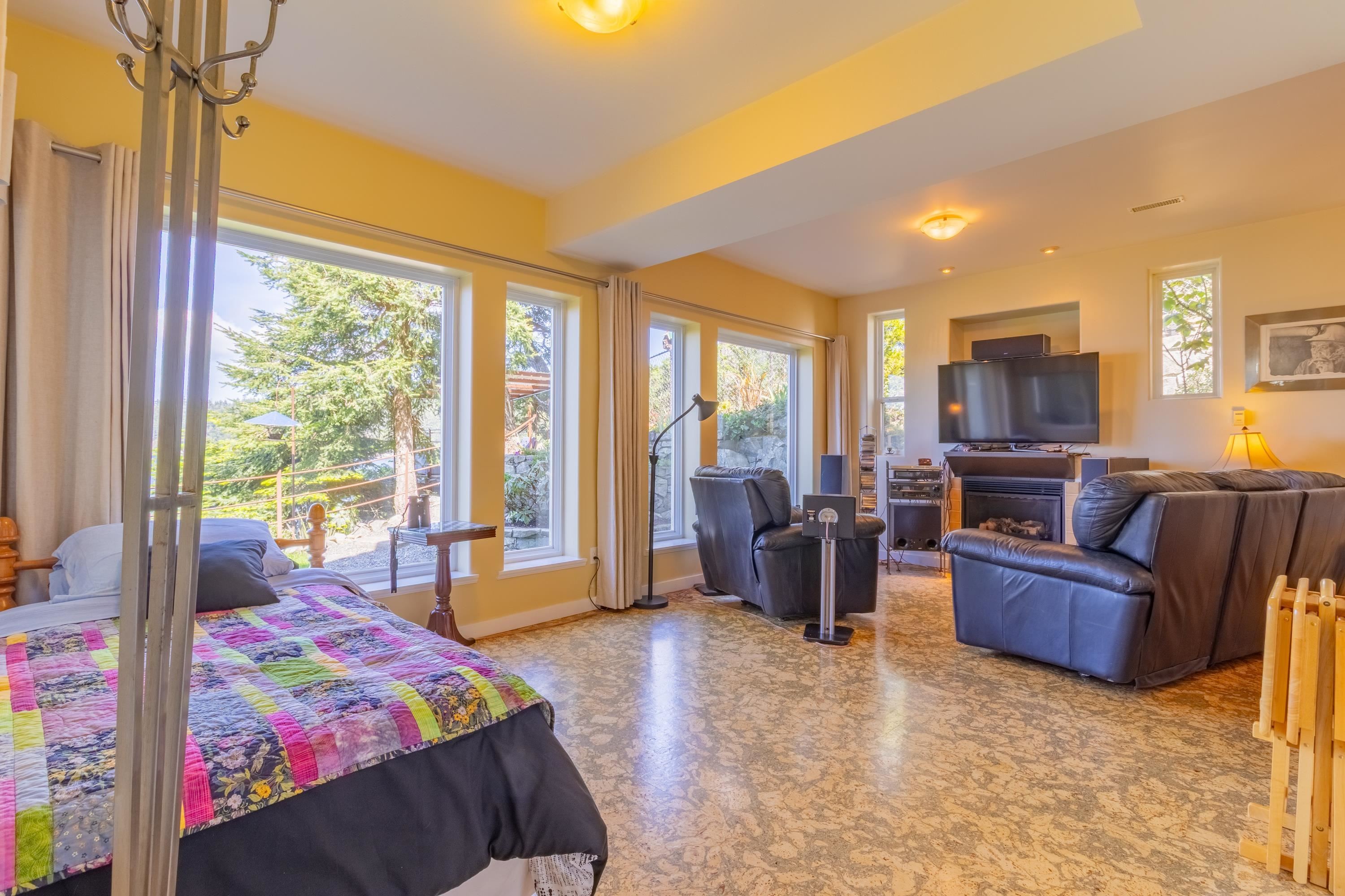 1602 Chart Drive, Pender Island, BC - Indoor