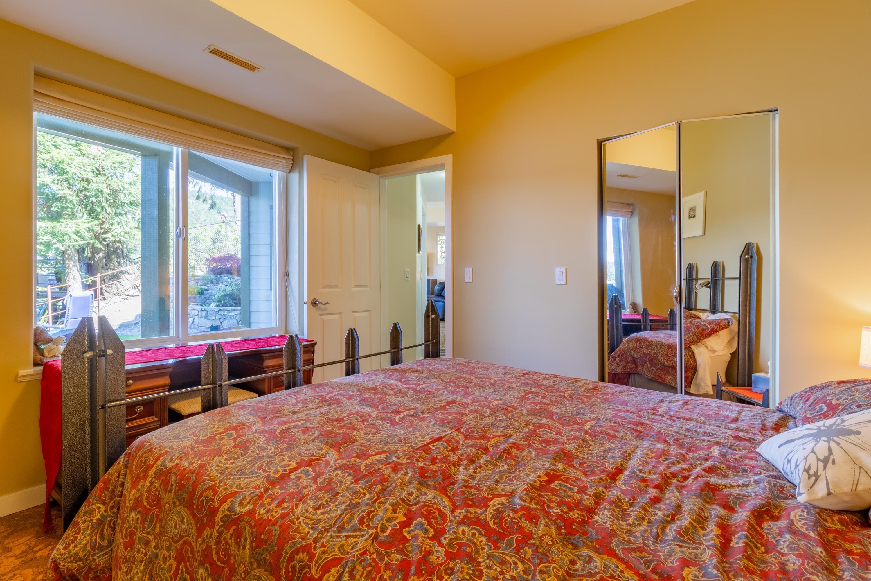 1602 Chart Drive, Pender Island, BC - Indoor Photo Showing Bedroom