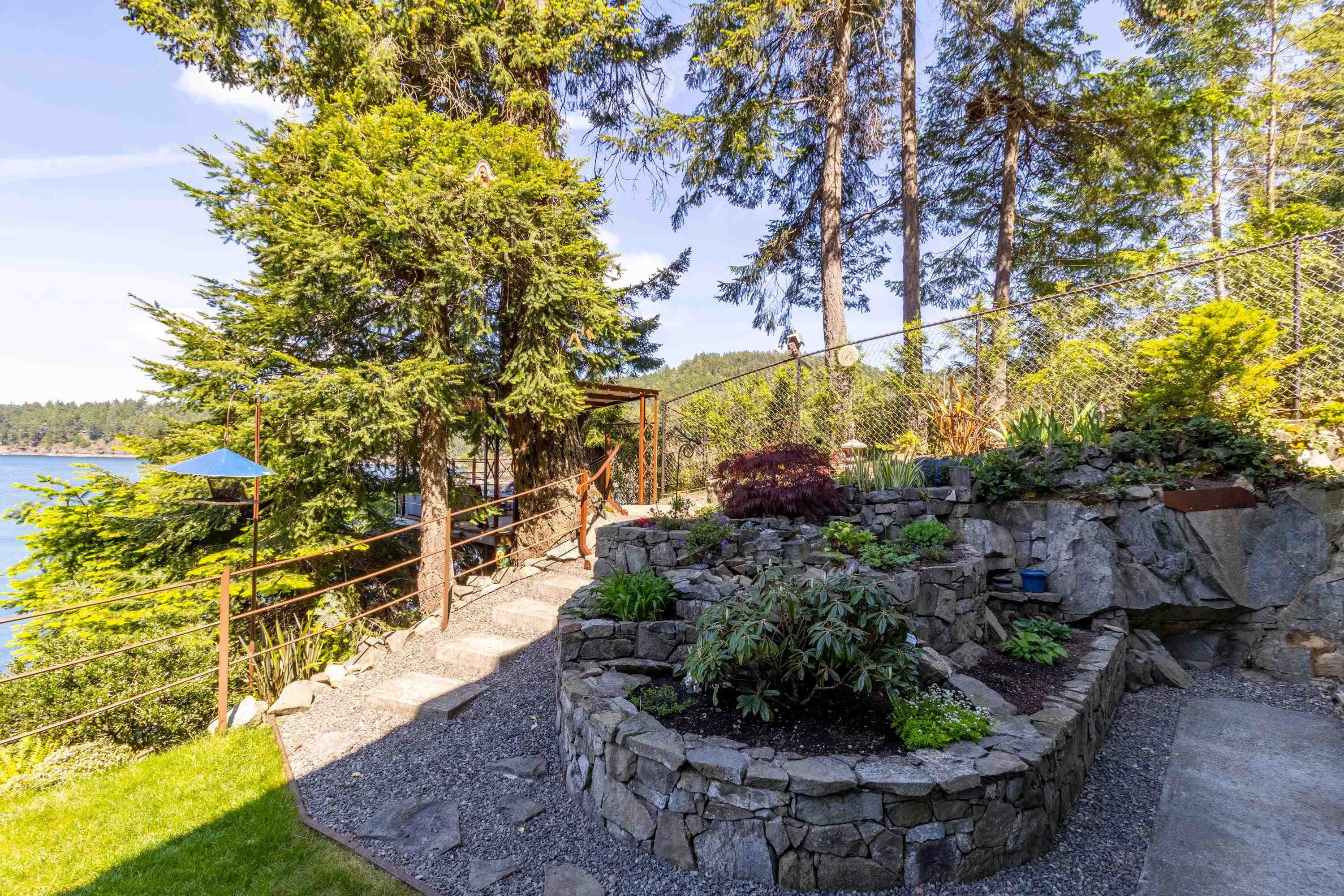 1602 Chart Drive, Pender Island, BC - Outdoor