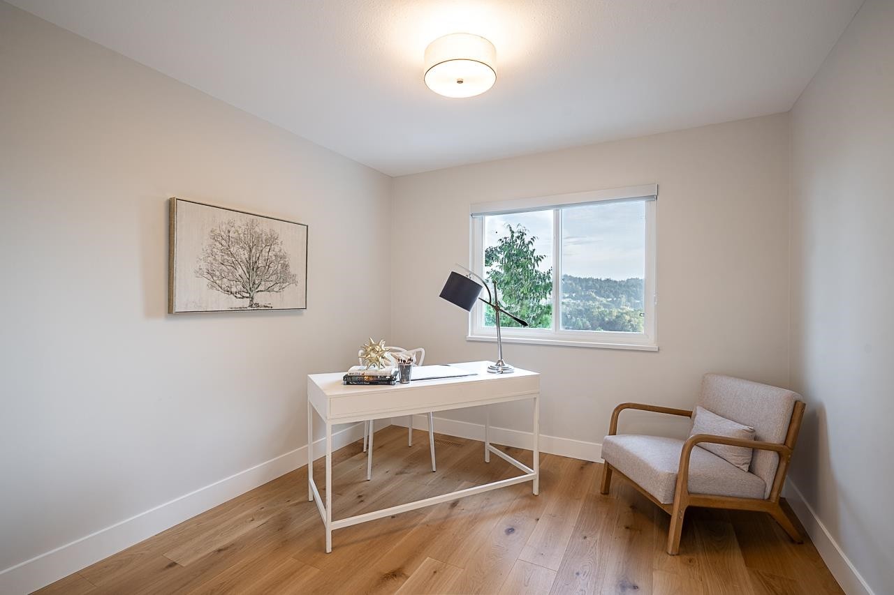 2824 Nash Drive, Coquitlam, BC - Indoor Photo Showing Office