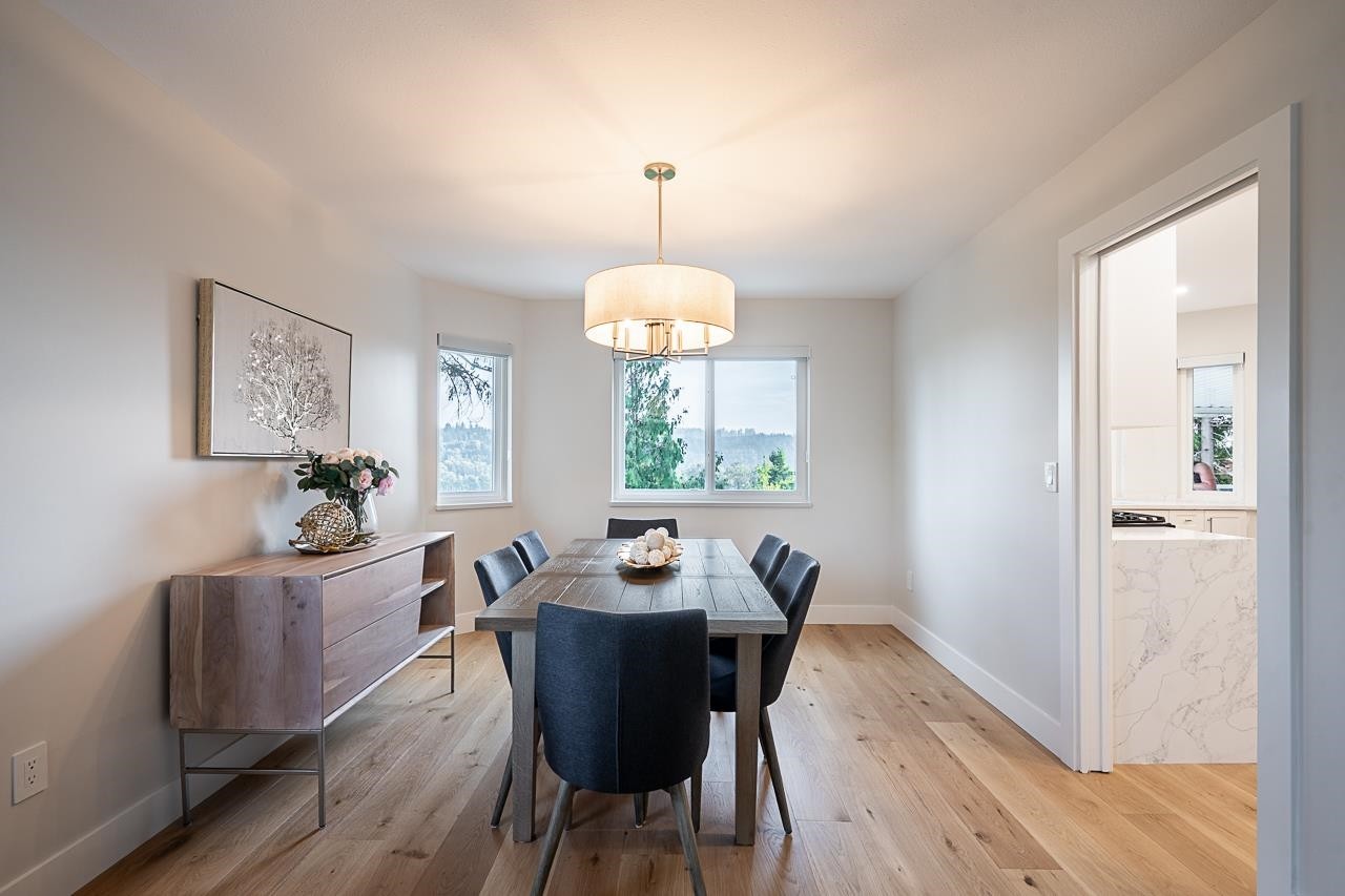2824 Nash Drive, Coquitlam, BC - Indoor Photo Showing Dining Room