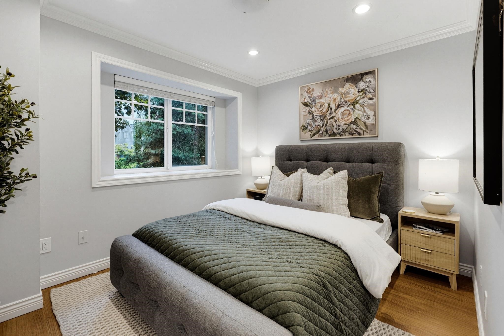 2139 Triumph Street, Vancouver, BC - Indoor Photo Showing Bedroom
