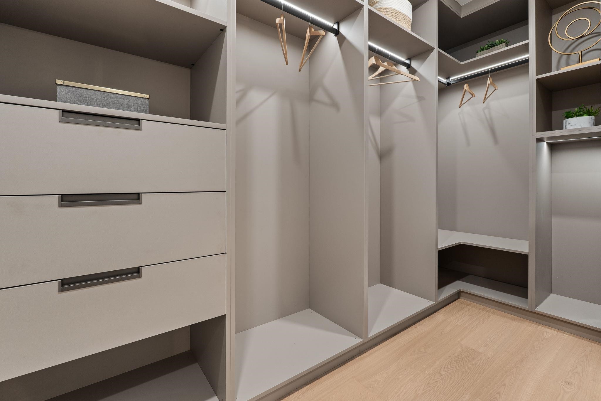 4-1491 Devonshire Crescent, Vancouver, BC - Indoor With Storage