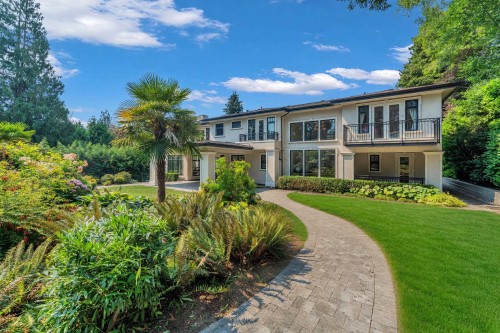 920 3Rd Street, West Vancouver, BC - Outdoor With Facade