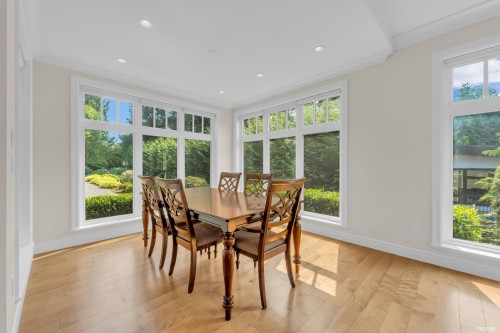 920 3Rd Street, West Vancouver, BC - Indoor Photo Showing Dining Room