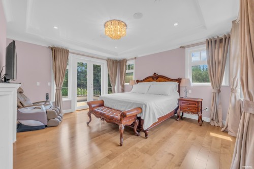 920 3Rd Street, West Vancouver, BC - Indoor Photo Showing Bedroom