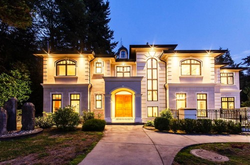 920 3Rd Street, West Vancouver, BC - Outdoor With Facade