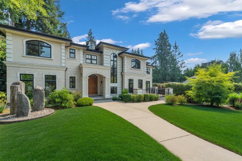 920 3Rd Street, West Vancouver, BC - Outdoor With Facade
