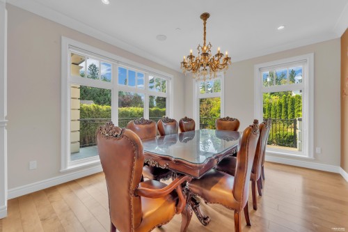 920 3Rd Street, West Vancouver, BC - Indoor Photo Showing Dining Room