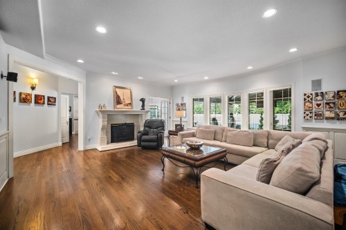 414 Walker Street, Coquitlam, BC - Indoor Photo Showing Living Room With Fireplace