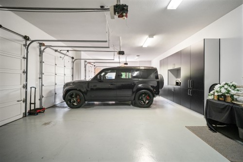 414 Walker Street, Coquitlam, BC - Indoor Photo Showing Garage