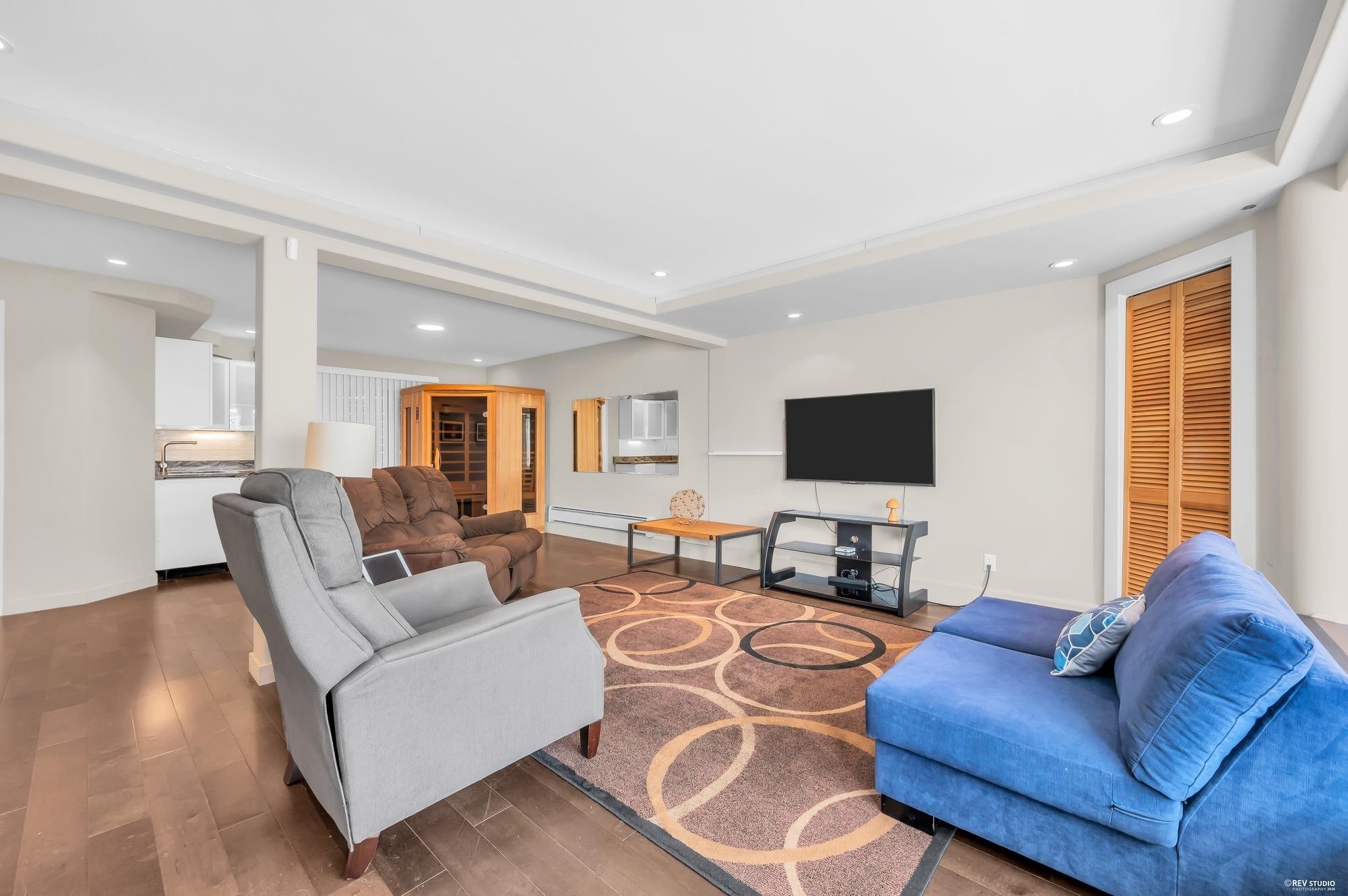 23271 Westminster Highway, Richmond, BC - Indoor Photo Showing Living Room