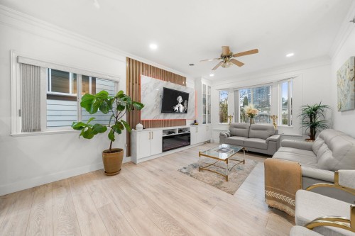 5174 Aberdeen Street, Vancouver, BC - Indoor Photo Showing Living Room