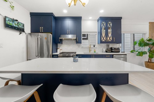 5174 Aberdeen Street, Vancouver, BC - Indoor Photo Showing Kitchen With Upgraded Kitchen