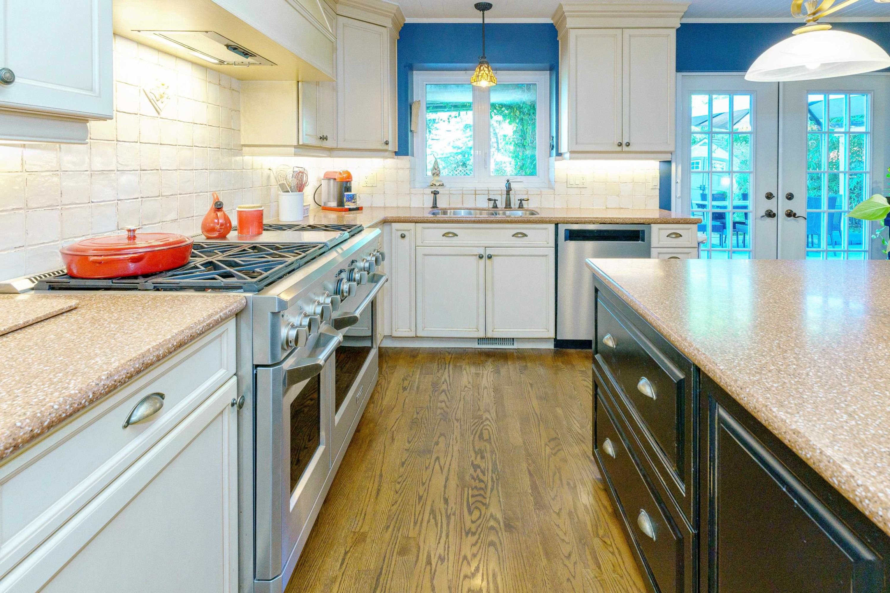 12612 215 Street, Maple Ridge, BC - Indoor Photo Showing Kitchen With Upgraded Kitchen