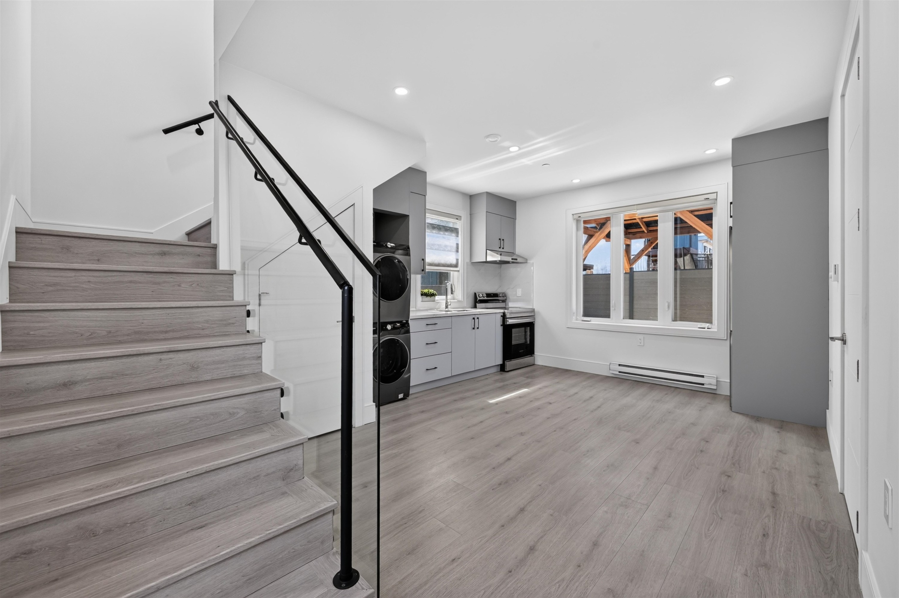 425 56Th Avenue E, Vancouver, BC - Indoor Photo Showing Other Room