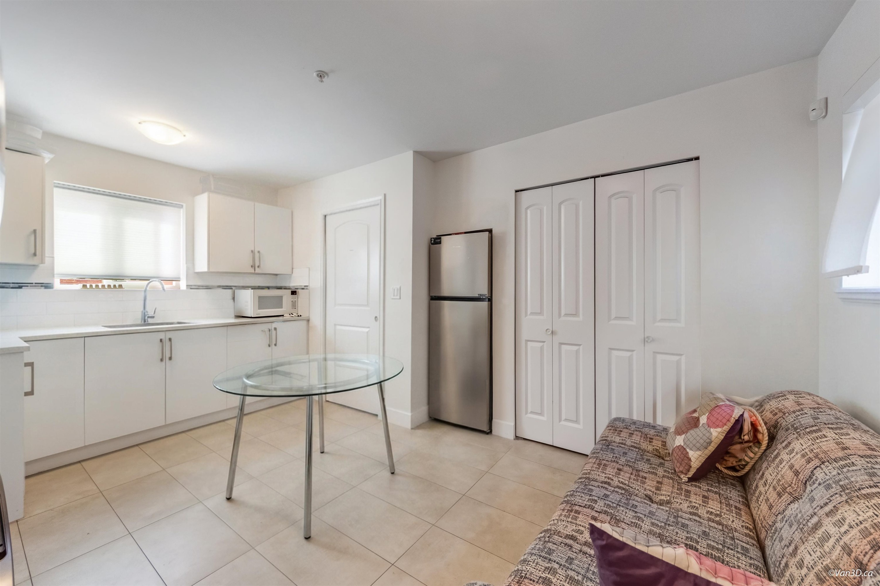 621 65Th Avenue E, Vancouver, BC - Indoor Photo Showing Kitchen