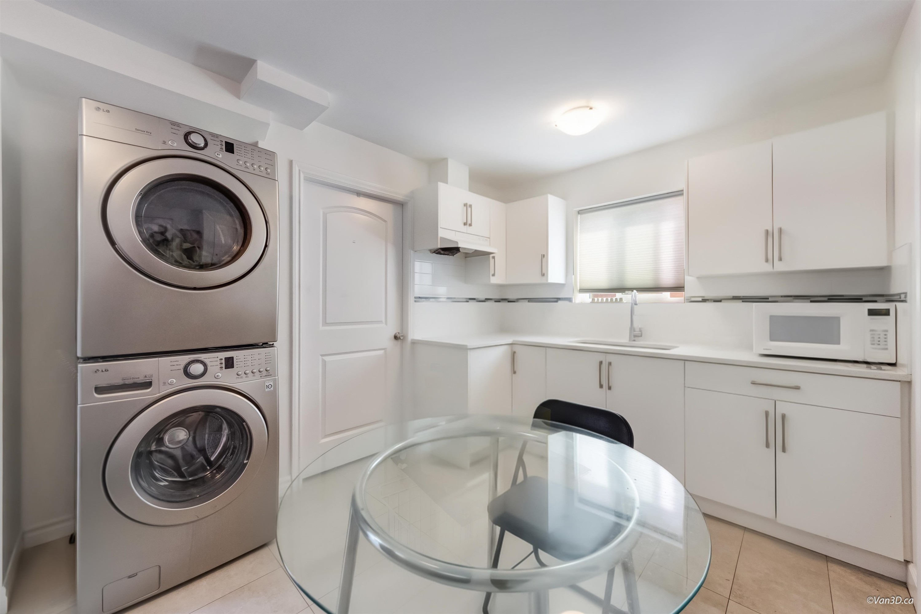 621 65Th Avenue E, Vancouver, BC - Indoor Photo Showing Laundry Room
