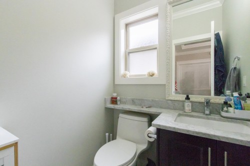 4231 Brant Street, Vancouver, BC - Indoor Photo Showing Bathroom