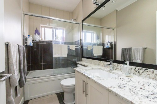 4231 Brant Street, Vancouver, BC - Indoor Photo Showing Bathroom