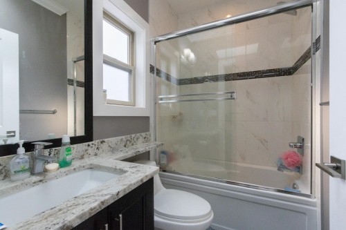 4231 Brant Street, Vancouver, BC - Indoor Photo Showing Bathroom