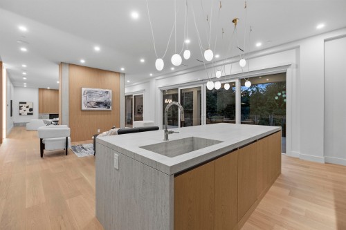 74 Laurie Crescent, West Vancouver, BC - Indoor Photo Showing Other Room