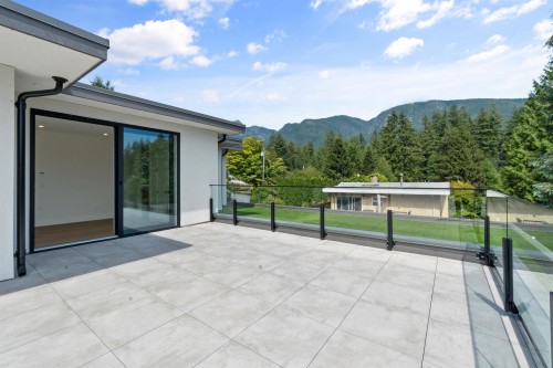 74 Laurie Crescent, West Vancouver, BC - Outdoor