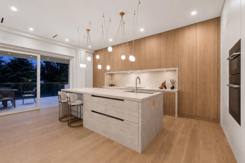 74 Laurie Crescent, West Vancouver, BC - Indoor Photo Showing Kitchen