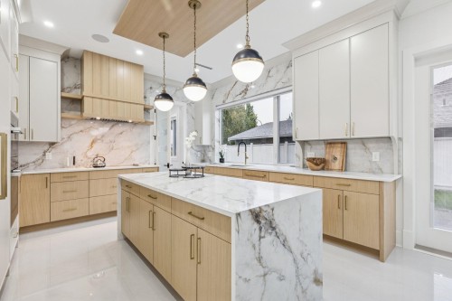 5080 Merganser Drive, Richmond, BC - Indoor Photo Showing Kitchen With Upgraded Kitchen